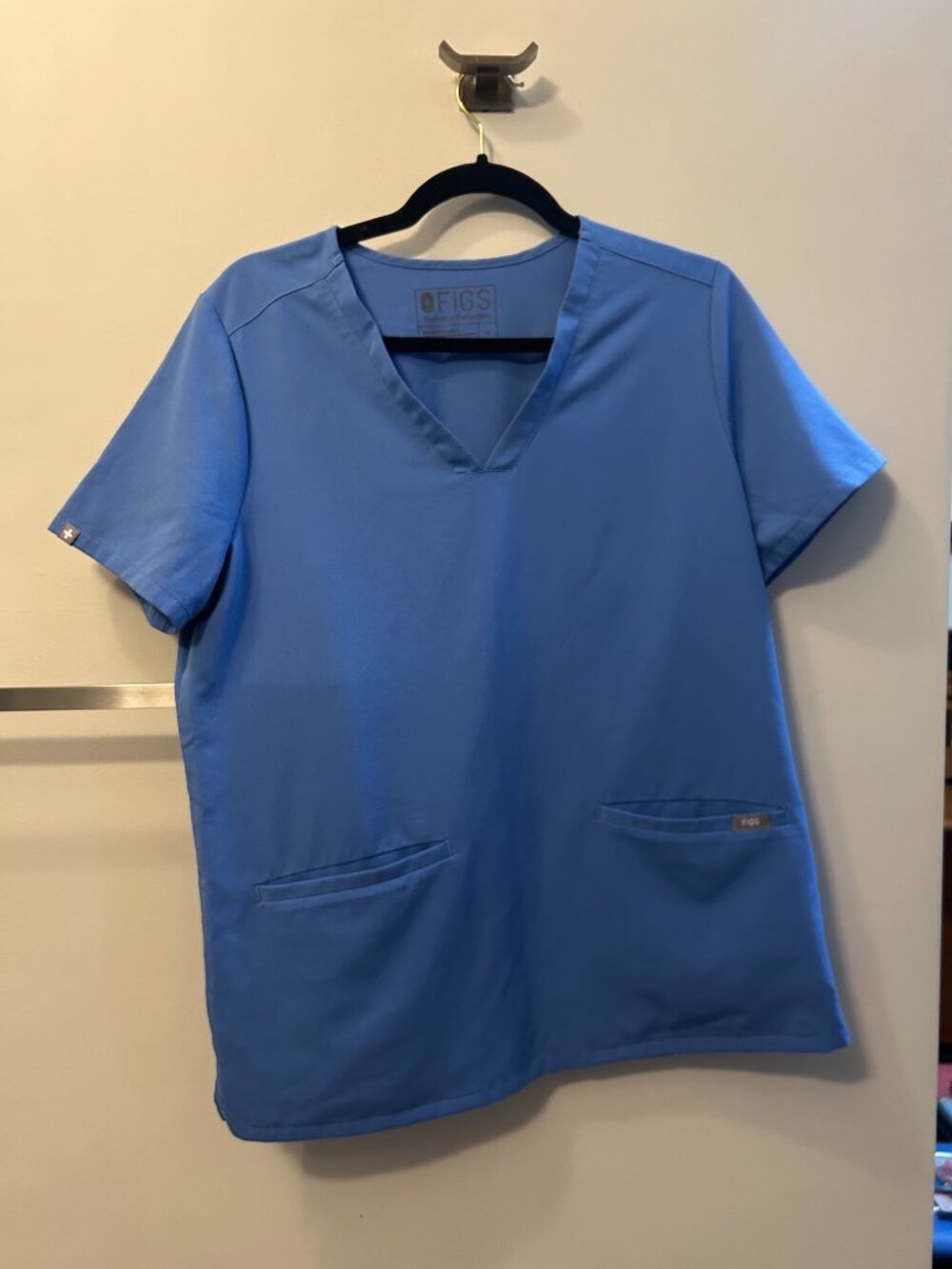 FIGS Casma Women's Scrub Top Ceil Blue Size Medium Medical Scrubs Shirt FW1100